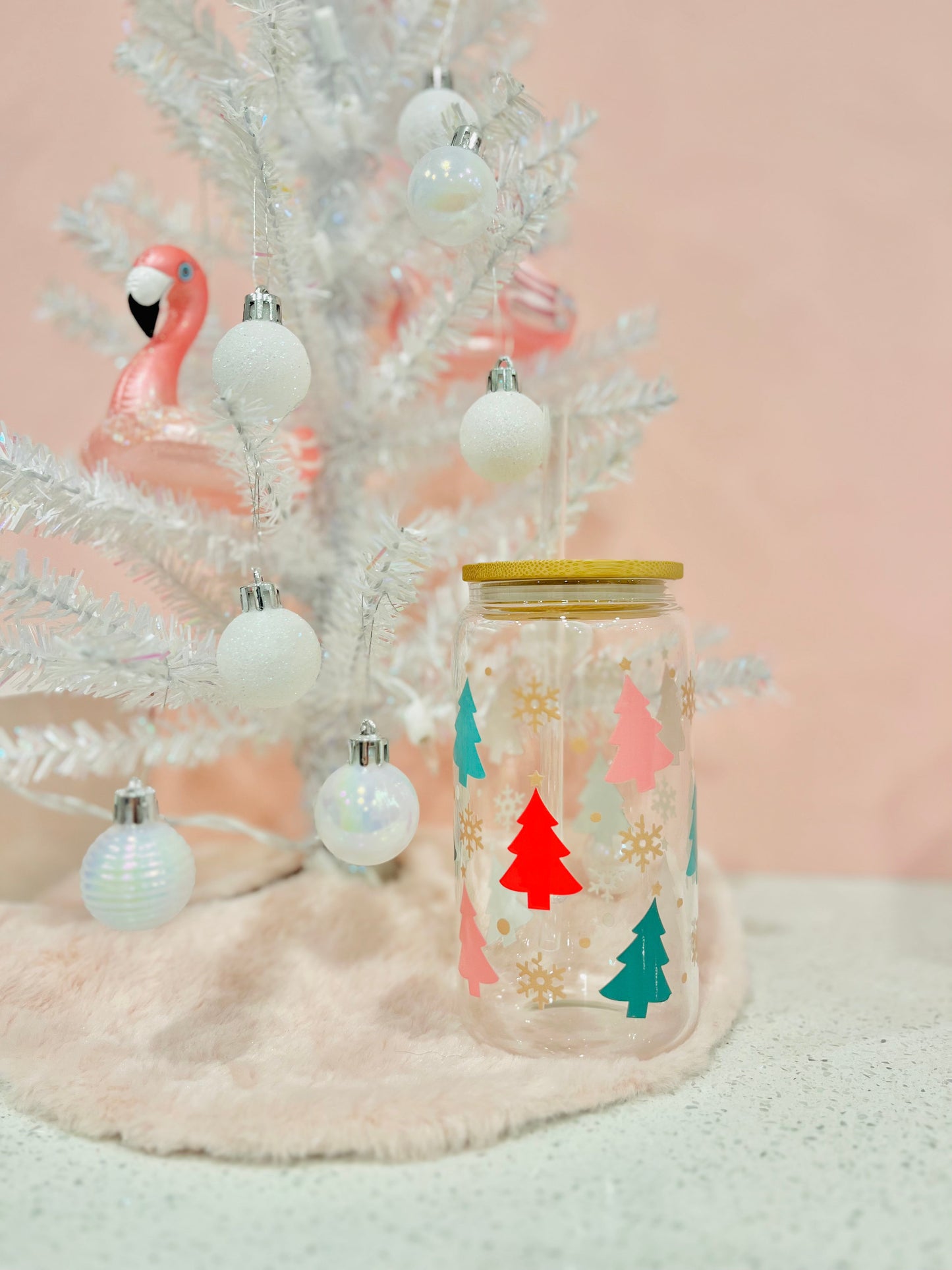 Kringle Krate Christmas Store Christmas Tree Beer Can Glass
