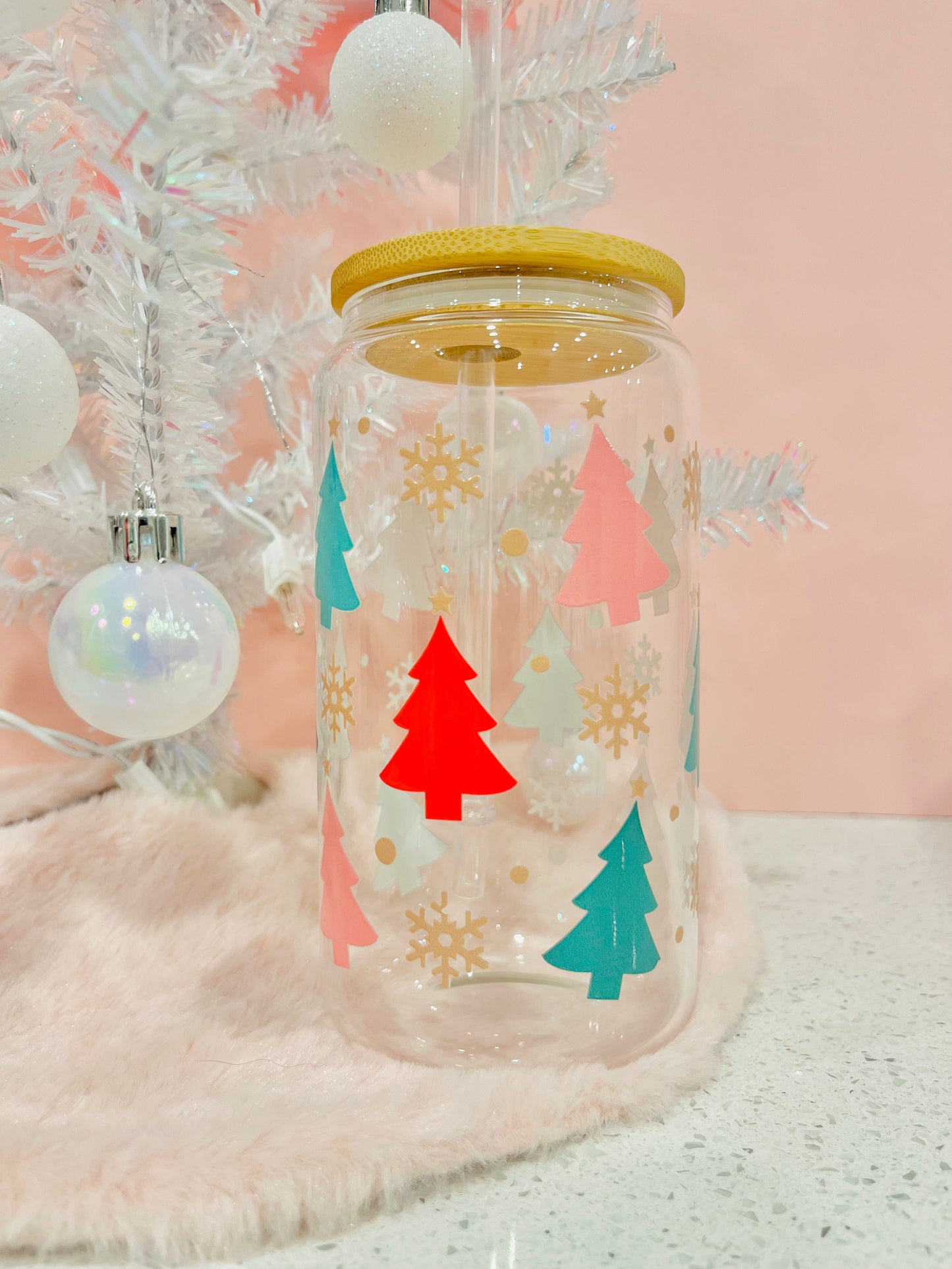 Kringle Krate Christmas Store Christmas Tree Beer Can Glass