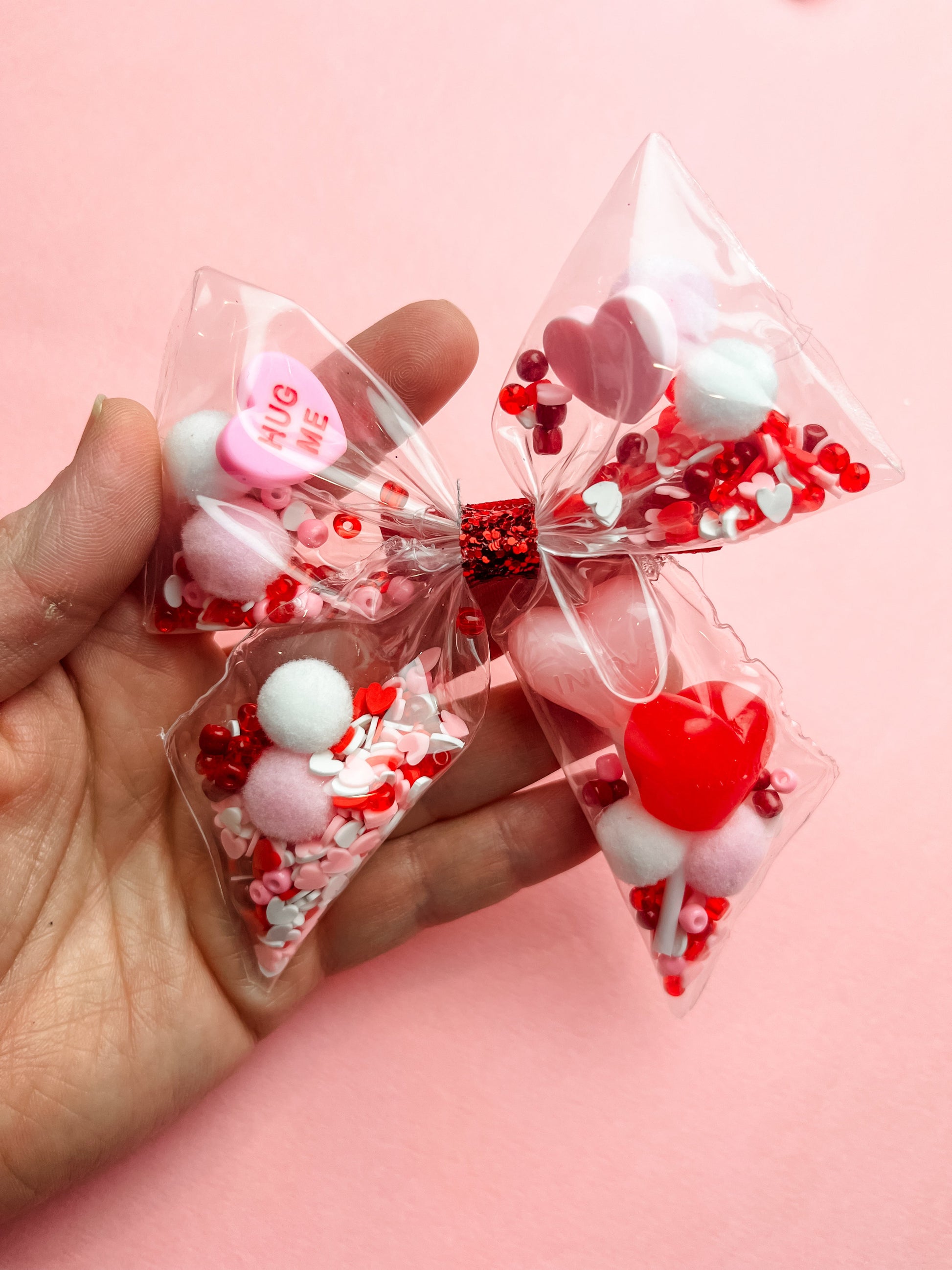 Kringle Krate Christmas Store Valentine’s Day Shaker Bow